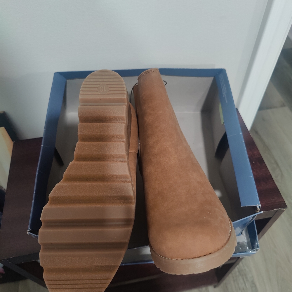 Brown Suede Ankle Boots - Picture 5 of 10